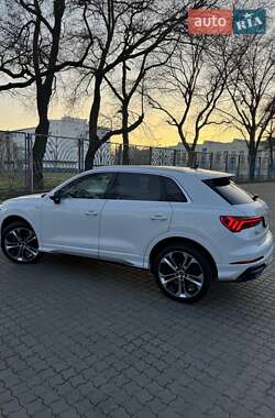 Внедорожник / Кроссовер Audi Q3 2019 в 
