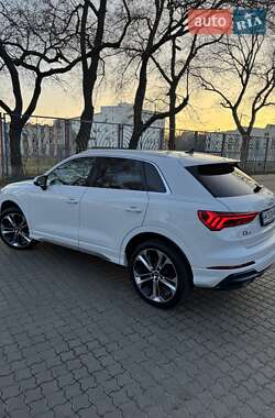 Внедорожник / Кроссовер Audi Q3 2019 в 