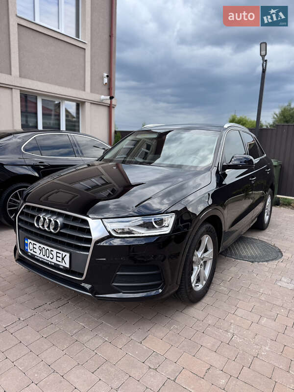 Позашляховик / Кросовер Audi Q3 2016 в 