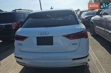 Внедорожник / Кроссовер Audi Q3 2021 в 