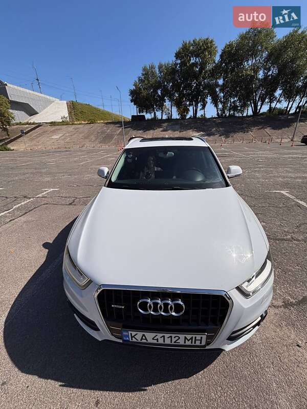 Внедорожник / Кроссовер Audi Q3 2015 в Киеве