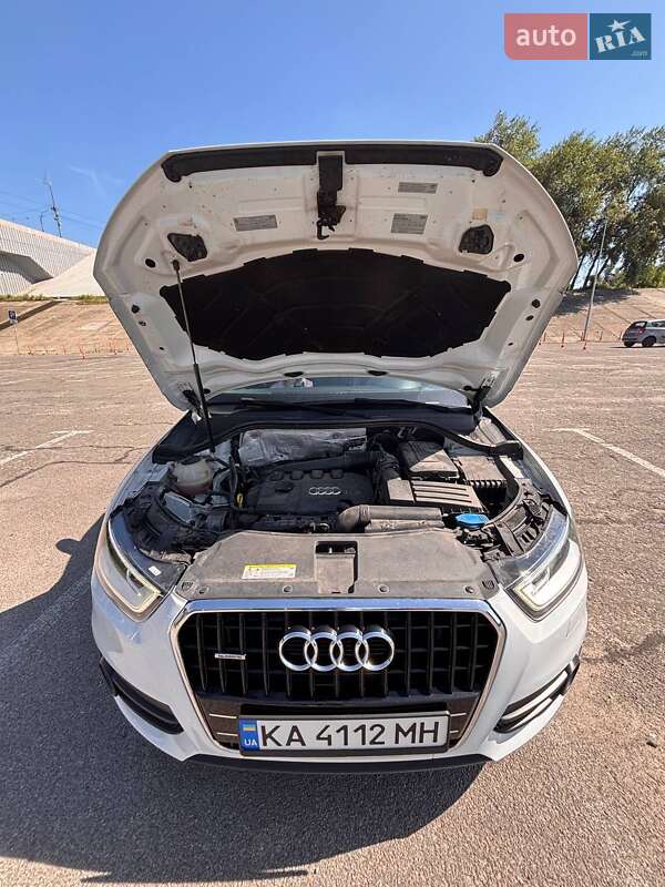 Внедорожник / Кроссовер Audi Q3 2015 в Киеве
