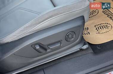 Внедорожник / Кроссовер Audi Q3 2020 в 