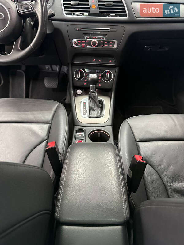 Позашляховик / Кросовер Audi Q3 2016 в Києві