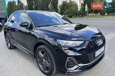 Внедорожник / Кроссовер Audi Q3 2020 в Киеве
