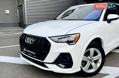 Внедорожник / Кроссовер Audi Q3 2019 в Киеве