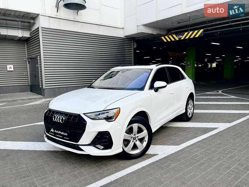 Внедорожник / Кроссовер Audi Q3 2019 в Киеве