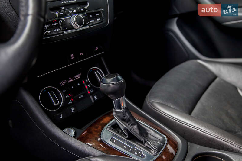 Внедорожник / Кроссовер Audi Q3 2017 в Львове