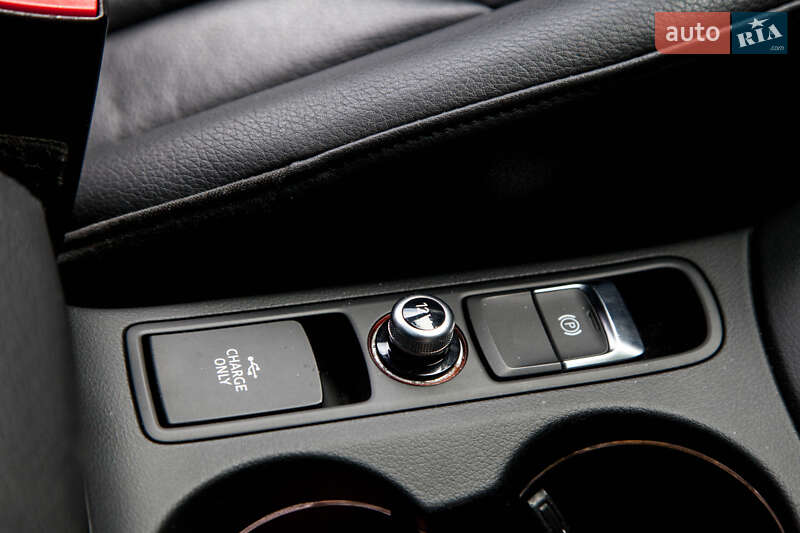 Внедорожник / Кроссовер Audi Q3 2017 в Львове