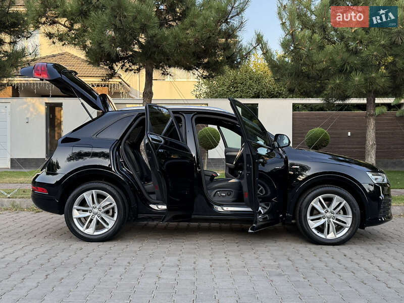 Внедорожник / Кроссовер Audi Q3 2018 в Одессе
