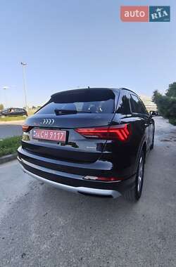 Внедорожник / Кроссовер Audi Q3 2019 в 