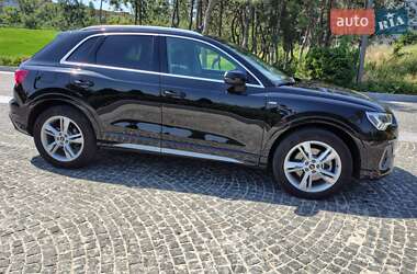 Внедорожник / Кроссовер Audi Q3 2021 в 