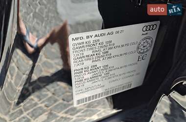 Внедорожник / Кроссовер Audi Q3 2021 в 