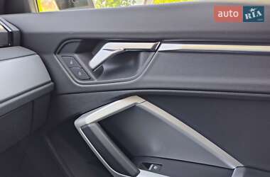 Внедорожник / Кроссовер Audi Q3 2021 в 