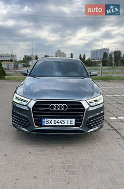 Внедорожник / Кроссовер Audi Q3 2017 в 