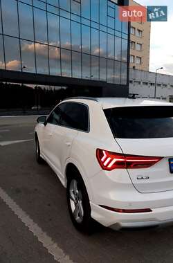 Внедорожник / Кроссовер Audi Q3 2021 в 