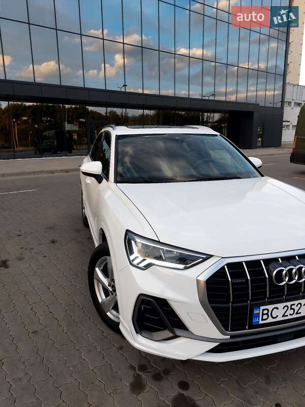 Внедорожник / Кроссовер Audi Q3 2021 в Львове