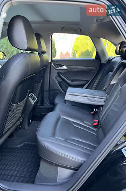 Внедорожник / Кроссовер Audi Q3 2014 в 