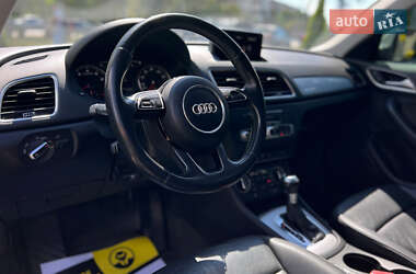 Внедорожник / Кроссовер Audi Q3 2016 в 