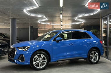 Внедорожник / Кроссовер Audi Q3 2019 в 