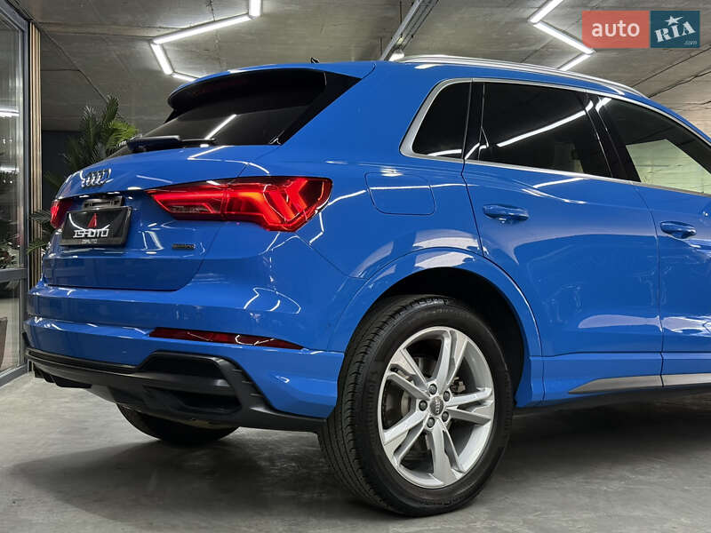 Внедорожник / Кроссовер Audi Q3 2019 в Одессе