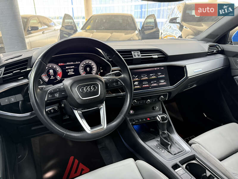 Внедорожник / Кроссовер Audi Q3 2019 в Одессе