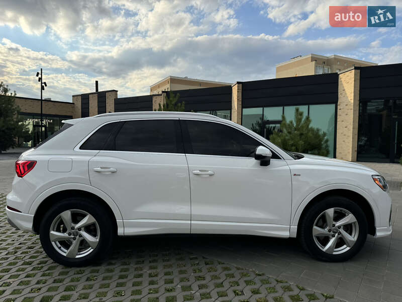 Внедорожник / Кроссовер Audi Q3 2019 в Хмельницком