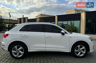 Внедорожник / Кроссовер Audi Q3 2019 в 