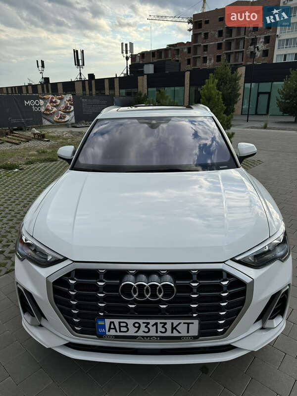 Внедорожник / Кроссовер Audi Q3 2019 в Хмельницком