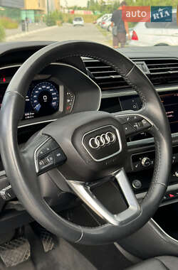 Внедорожник / Кроссовер Audi Q3 2019 в 