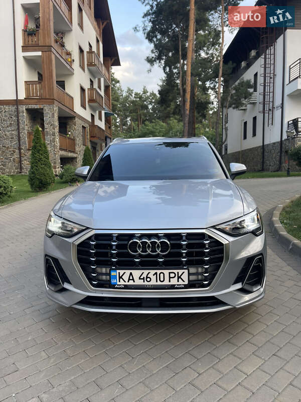 Внедорожник / Кроссовер Audi Q3 2020 в Киеве