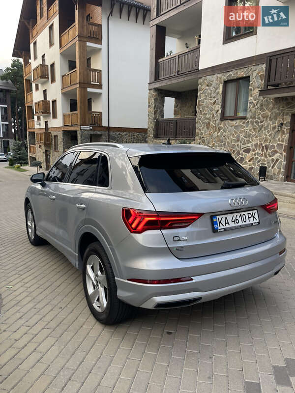 Внедорожник / Кроссовер Audi Q3 2020 в Киеве