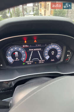 Внедорожник / Кроссовер Audi Q3 2020 в 