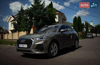 Внедорожник / Кроссовер Audi Q3 2020 в 