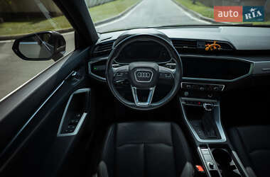 Внедорожник / Кроссовер Audi Q3 2020 в 