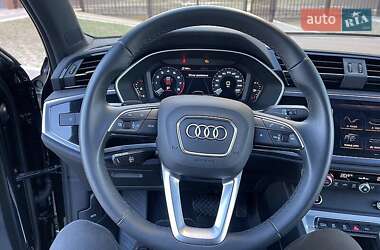 Внедорожник / Кроссовер Audi Q3 2021 в 