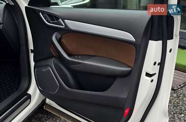 Внедорожник / Кроссовер Audi Q3 2015 в 