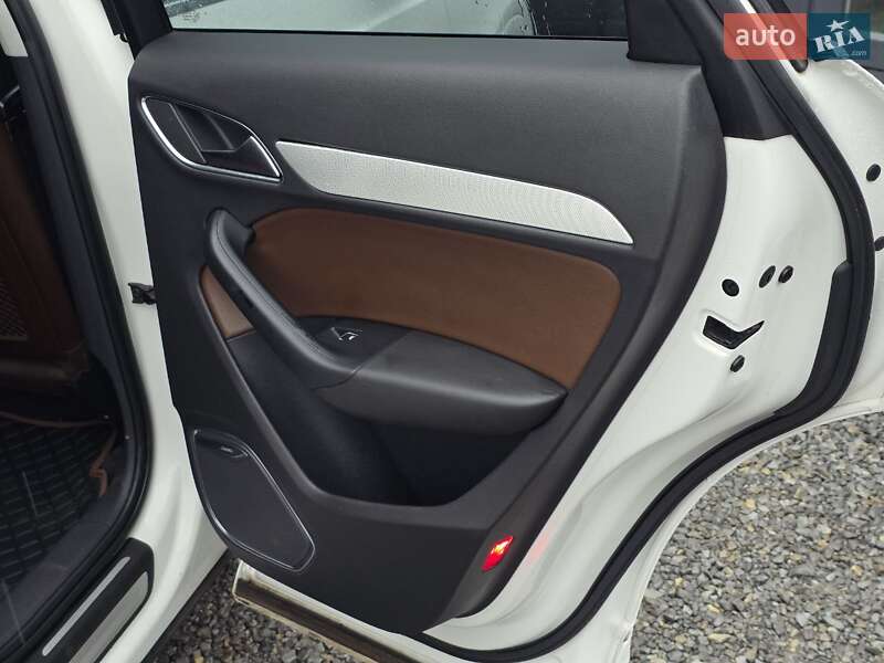 Внедорожник / Кроссовер Audi Q3 2015 в Тернополе