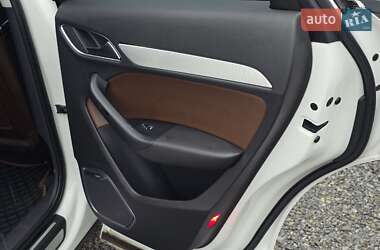 Внедорожник / Кроссовер Audi Q3 2015 в 
