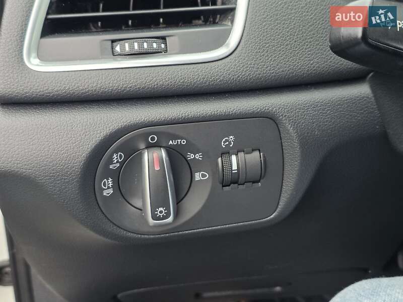 Внедорожник / Кроссовер Audi Q3 2015 в Тернополе