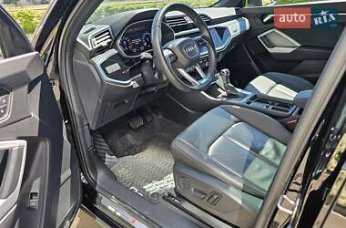 Внедорожник / Кроссовер Audi Q3 2020 в 