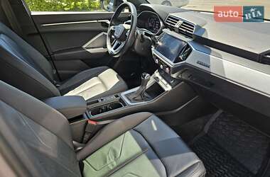 Внедорожник / Кроссовер Audi Q3 2020 в 