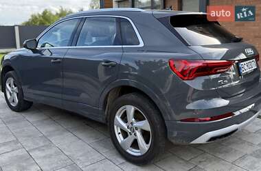 Внедорожник / Кроссовер Audi Q3 2020 в 