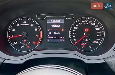 Внедорожник / Кроссовер Audi Q3 2013 в 