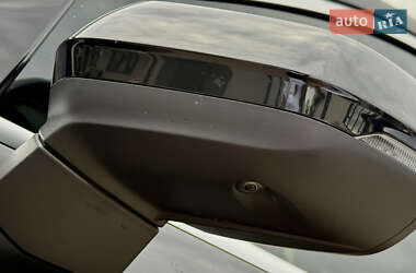 Внедорожник / Кроссовер Audi Q3 2020 в 