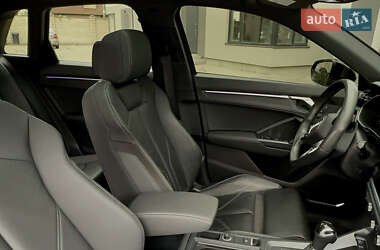 Внедорожник / Кроссовер Audi Q3 2020 в 