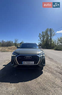 Внедорожник / Кроссовер Audi Q3 2021 в Кривом Роге