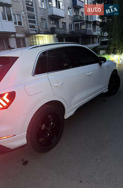Внедорожник / Кроссовер Audi Q3 2020 в 