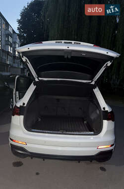 Внедорожник / Кроссовер Audi Q3 2020 в 