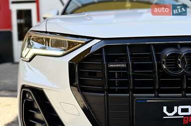 Внедорожник / Кроссовер Audi Q3 2021 в 